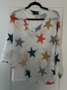 Lightweight White Star Print V-Neck Top